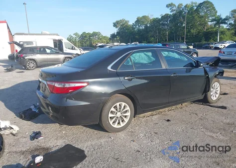 2017 Toyota Camry Le z USA, uszkodzony, nr VIN 4T1BF1FK0HU277334